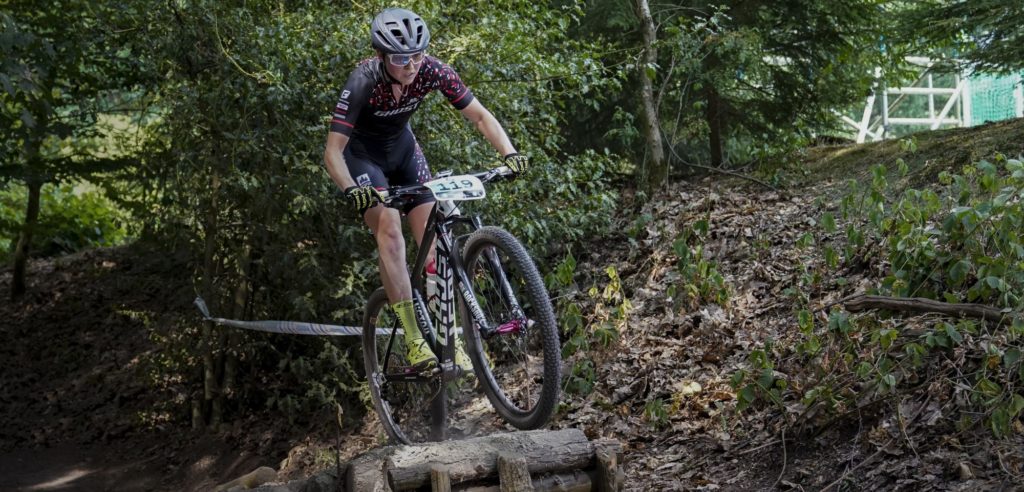 Milan Vader en Anne Terpstra blinken uit op de mountainbike