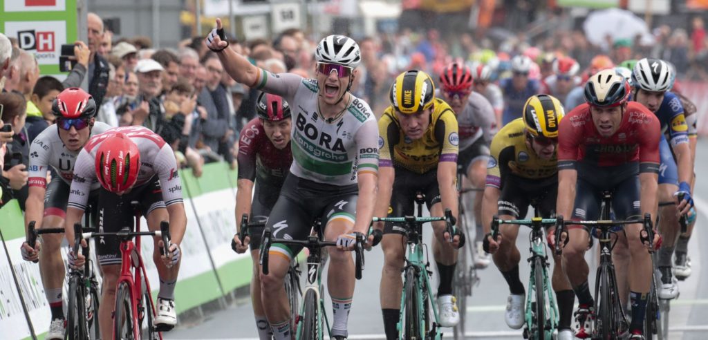 Sam Bennett spurt naar winst in openingsrit BinckBank Tour