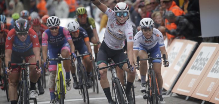 Lorena Wiebes slaat dubbelslag in Boels Ladies Tour
