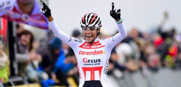 Ceylin del Carmen Alvarado wint wereldbeker Koksijde