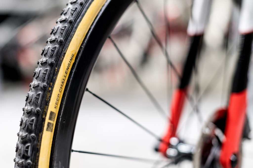 Cervélo Áspero met Dugast banden