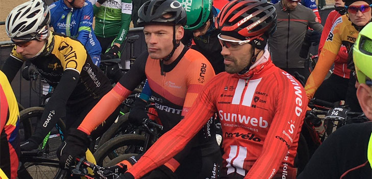 Tom Dumoulin zesde in strandrace Scheveningen