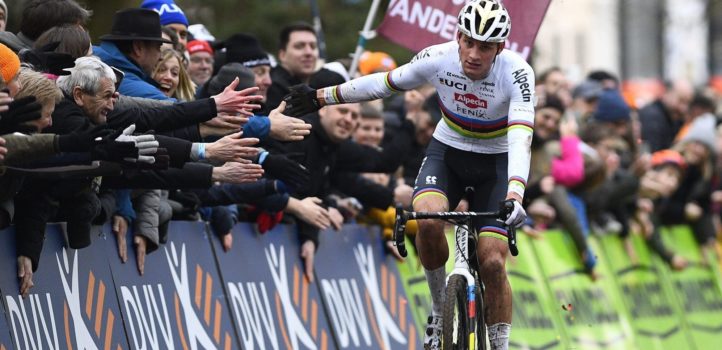 Van der Poel slaagt met vlag en wimpel in Universiteitscross