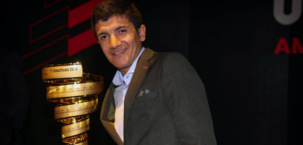 Richard Carapaz: “Giro winnen én de Tour rijden in 2020”