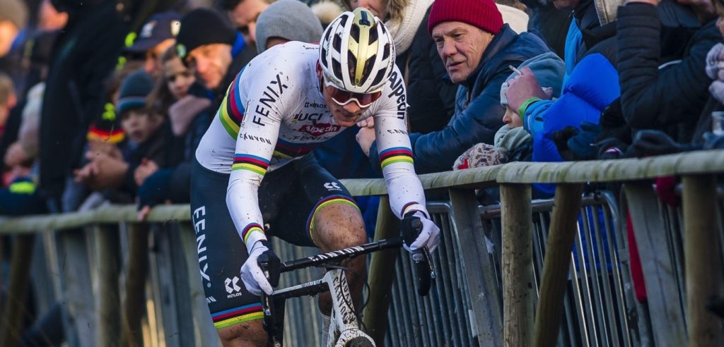 Van der Poel ziet de cross opbloeien: “Nog nooit zo druk gezien als laatste wedstrijden”