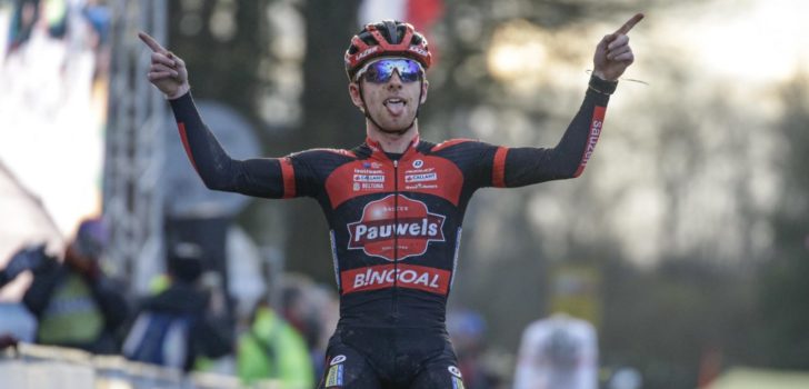 Eli Iserbyt rekent na spectaculair duel af met Toon Aerts in Wereldbeker Nommay