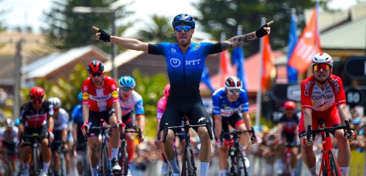 Giacomo Nizzolo verslaat topsprinters in Down Under, Impey nieuwe leider
