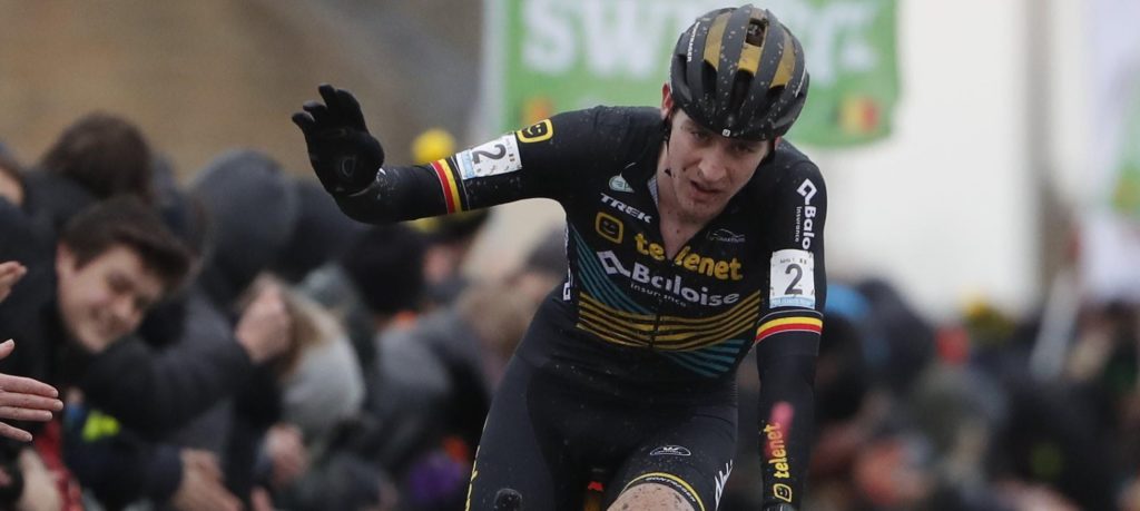 Toon Aerts sprint naar zege in Leuven, Van der Haar derde