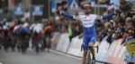 Kasper Asgreen wint solo in Kuurne-Brussel-Kuurne, Fabio Jakobsen vierde