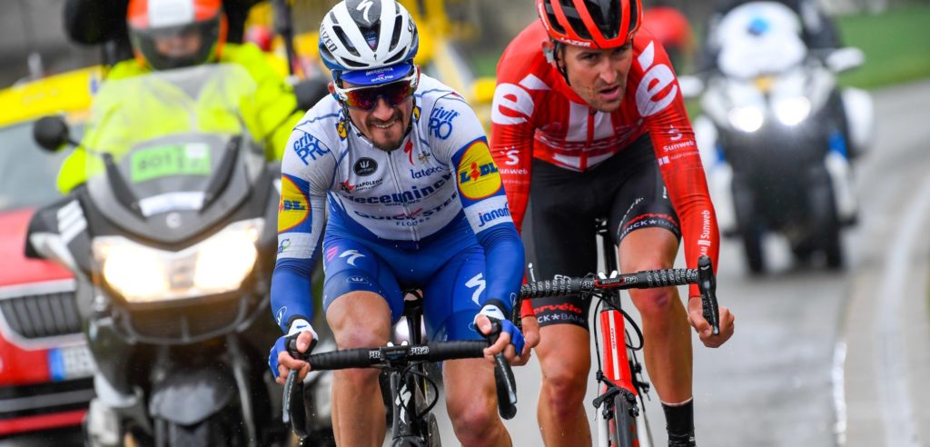Alaphilippe verliest tijd: “Voor het klassement een flinke klap”