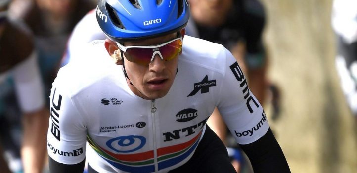 Gibbons komt eveneens ten val: “En ik begon de Tour al met een ribbreuk”
