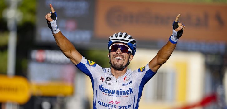 Julian Alaphilippe in tranen: “Ik draag deze zege op aan mijn vader”