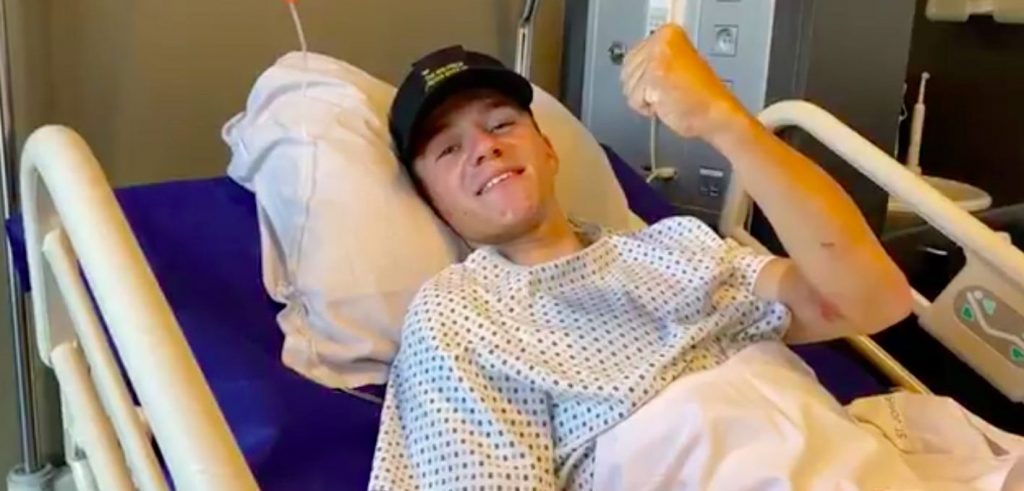 Remco Evenepoel reageert op insinuaties: “Heb gehuild in armen van mijn vader”