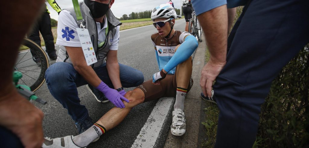 Oliver Naesen kan door ondanks val op knie: “Ik rijd nog niet pijnvrij”