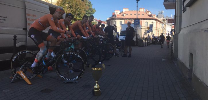 Nederland wint ploegentijdrit Orlen GP (Nations Cup U23), Daan Hoole leider