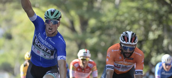Pascal Ackermann sprint naar tweede zege op rij in Tirreno-Adriatico