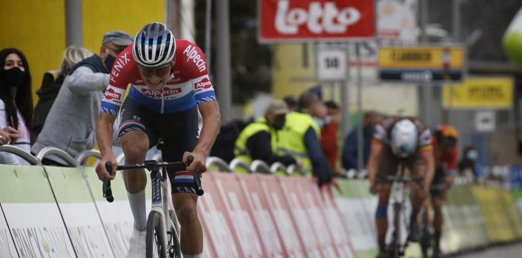 Mathieu van der Poel wint BinckBank Tour na indrukwekkende solo