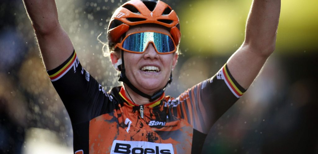 D’hoore klopt Kopecky in Gent-Wevelgem