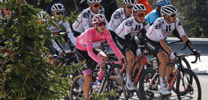 João Almeida: “Ik weet dat ik gelost kan worden op de Stelvio”