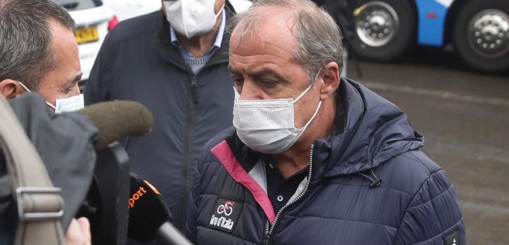 Giro-baas Mauro Vegni: “Als het halve peloton naar de grond gaat, maak je je wel zorgen”