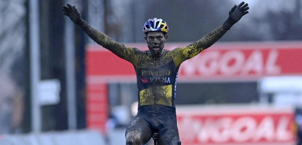 Wout van Aert wint met overmacht in de modder van Dendermonde, Mathieu van der Poel tweede