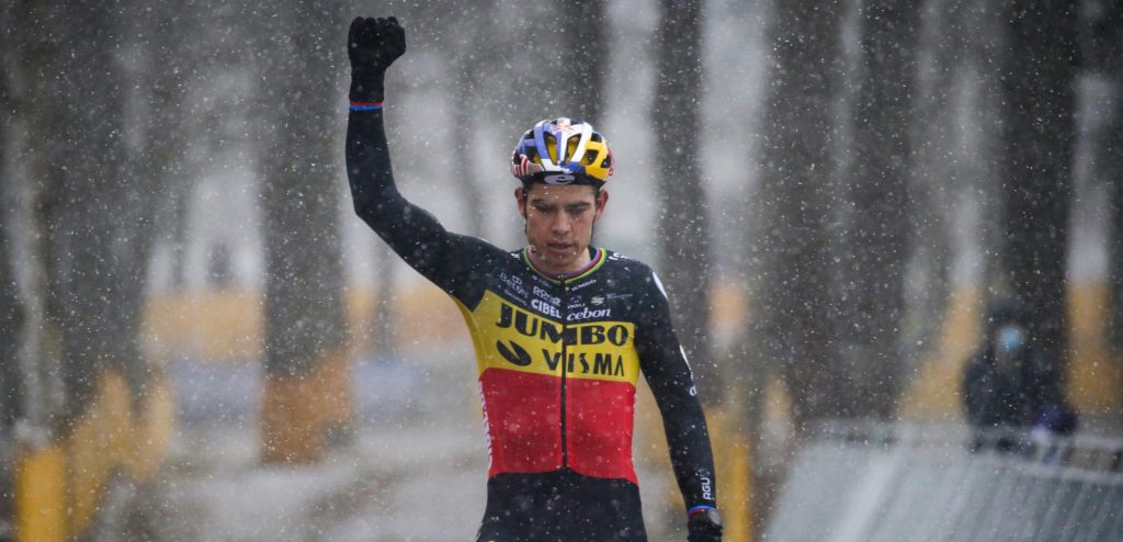 Wout van Aert soleert naar winst in Zilvermeercross, Lars van der Haar derde