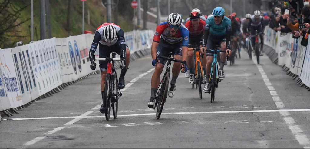 Davide Ballerini na nerveuze finale: “Wat een etappe, wat een ploeg”