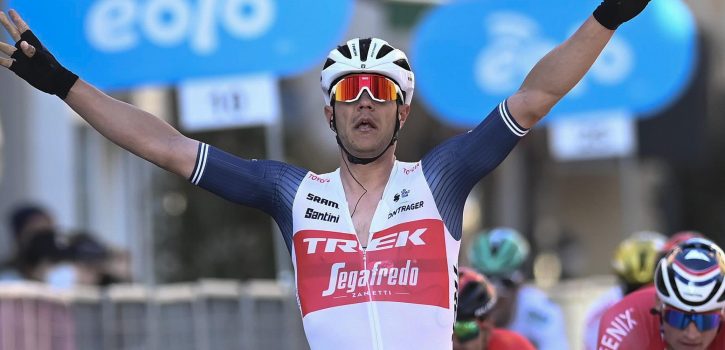 Stuyven blijft favorieten voor in Milaan-San Remo, Van der Poel vijfde