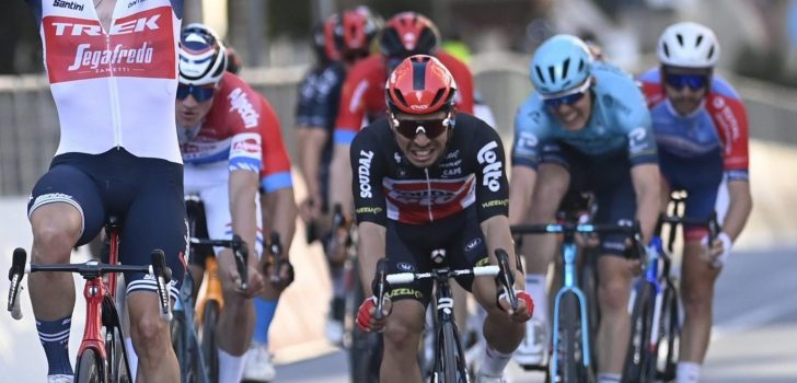 Caleb Ewan grijpt naast de zege: “Ik ben erg teleurgesteld”