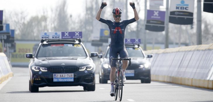 Dylan van Baarle wint Dwars door Vlaanderen na lange solo
