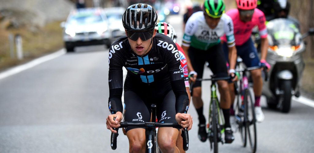 Schaafwonden voor Jai Hindley na valpartij in Tour of the Alps