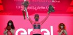 Egan Bernal emotioneel na veroveren roze trui: “Heb hier veel voor opgeofferd”