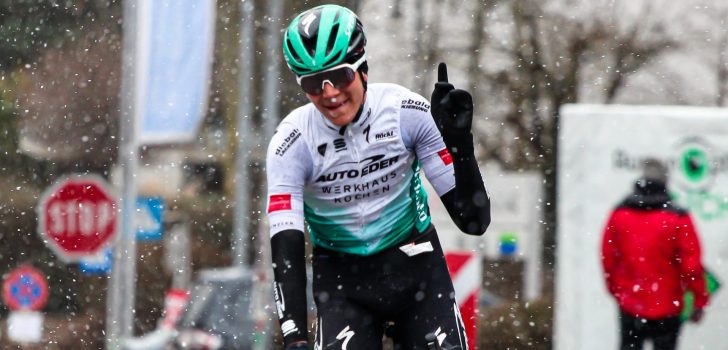 Cian Uijtdebroeks voert weer nummertje op in Classique des Alpes Juniors