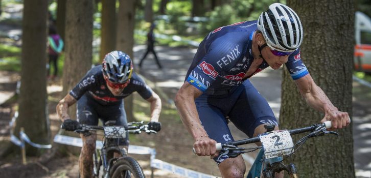 Van der Poel kampt met rugpijn: “Niks alarmerends, maar er moet wel een kentering komen”