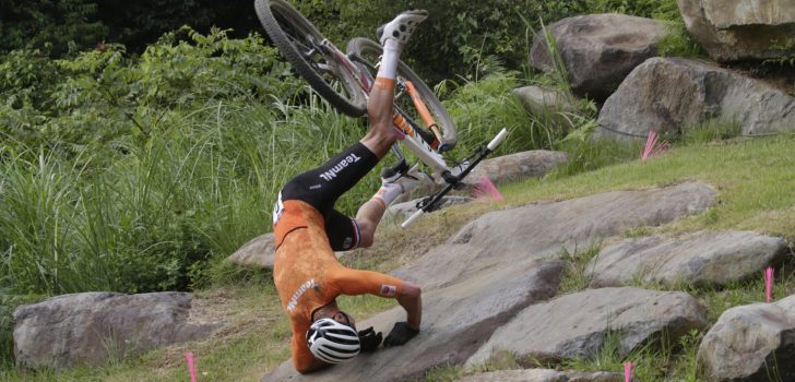 Olympische droom Mathieu van der Poel voorbij door zware val