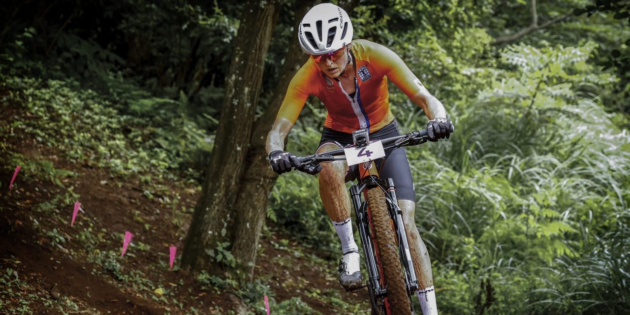 Anne Terpstra tweede in Wereldbeker MTB in Brazilië, Nino Schurter schrijft historie