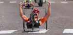 Handbiker Jetze Plat voltooit unieke trilogie op Paralympics