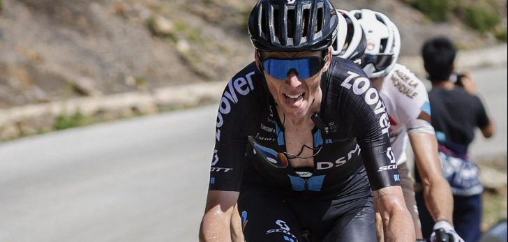 Team DSM ziet Romain Bardet ziek wegvallen voor Strade Bianche