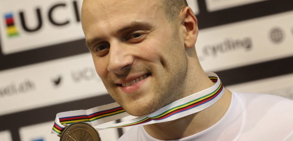 Baansprinter Maximilian Levy hangt zijn fiets aan de haak