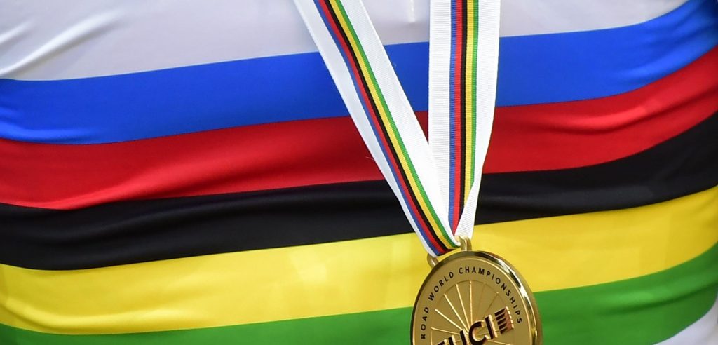 WK 2023: Nieuw-Zeelandse Maxwell rijdt soeverein naar beloftenwereldtitel op de mountainbike