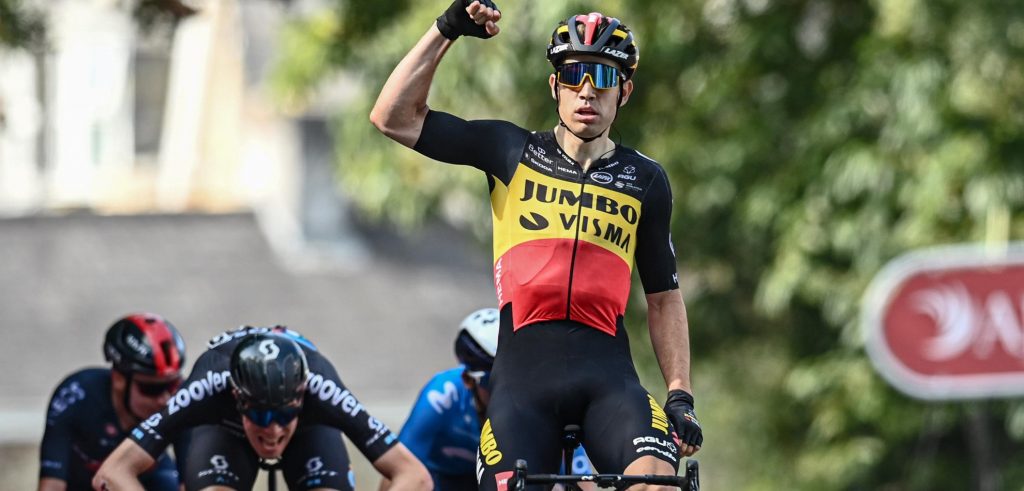 Wout van Aert sprint met overmacht naar zege in openingsrit Tour of Britain