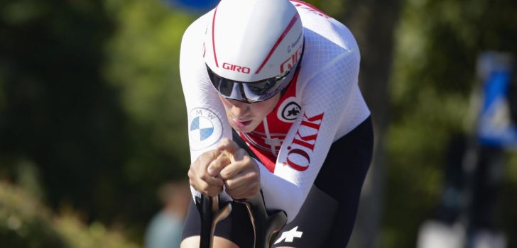 Stefan Küng prolongeert Europese tijdrittitel, brons voor Remco Evenepoel