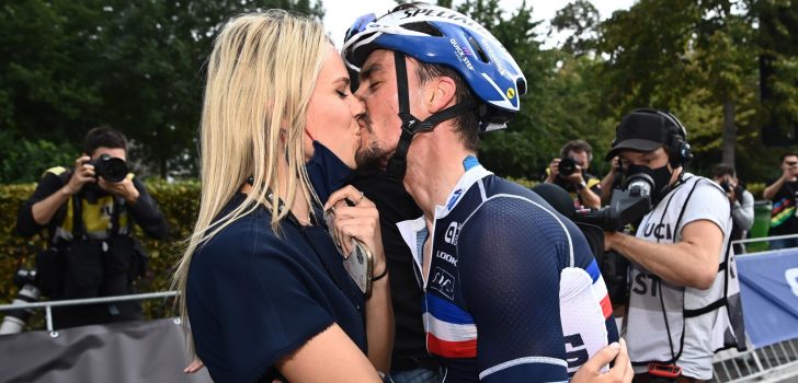 Julian Alaphilippe na nieuwe wereldtitel: “Ik weet wat deze trui met je doet”