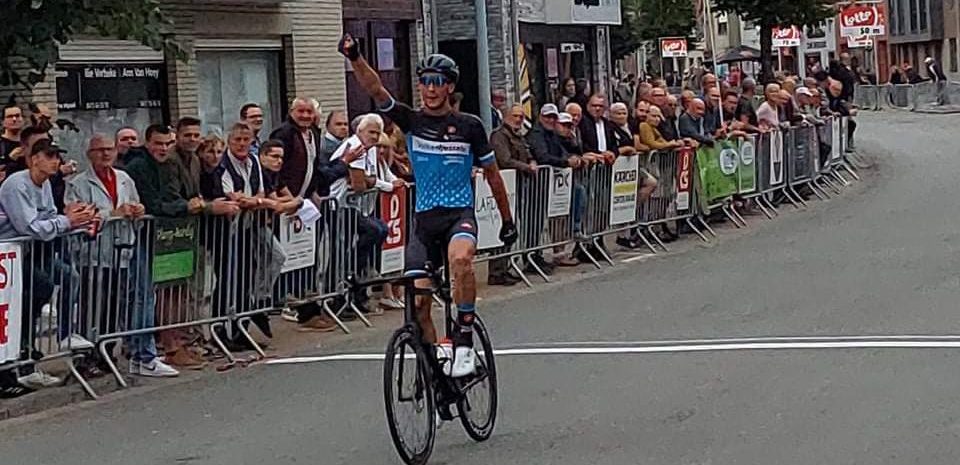 Timo de Jong (VolkerWessels) wint profkoers van Stekene