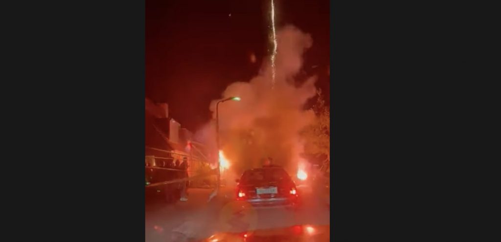 Fabio Jakobsen begroet met vuurwerkshow na terugkomst in Heukelum