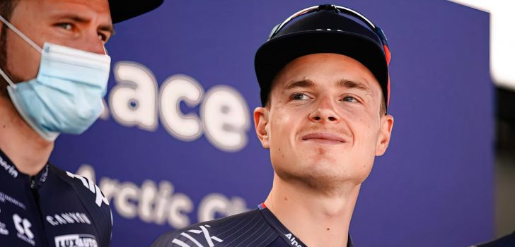 Petr Vakoc (29) hangt zijn fiets aan de haak