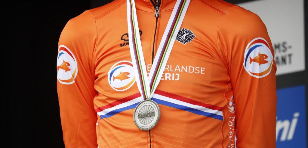 WK-medaillewinnaars grijpen ook titel ‘Wielrenner van de maand september’