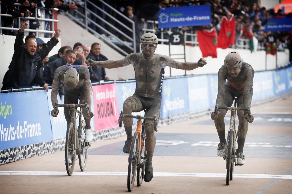 Colbrelli in extase na winst in Parijs-Roubaix: “Deze dag is legendarisch”