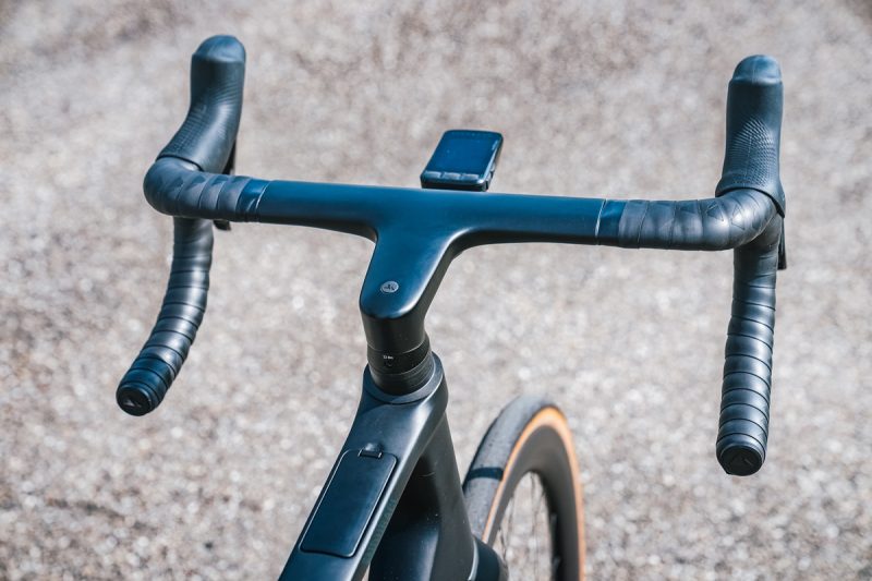 Canyon Endurace CFR AXS cockpit 