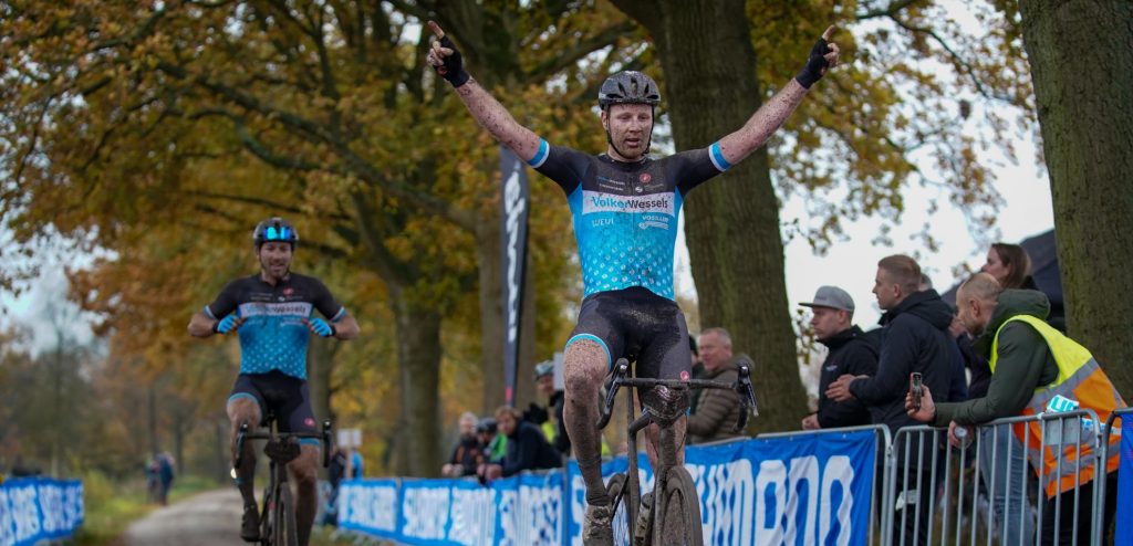 Tijmen Eising wint eerste NK gravelracen